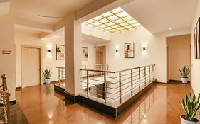 Fabhotel Sky Rise Inn - Nr Medanta Hospital